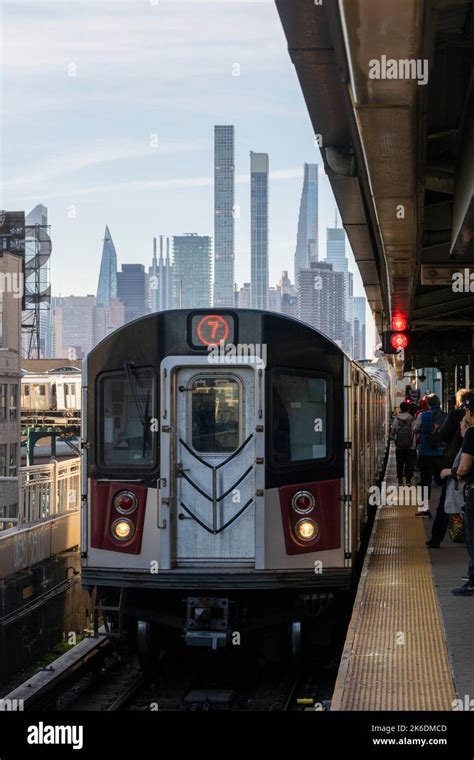 queensboro plaza 7 train|manhattan to queens 7 train.